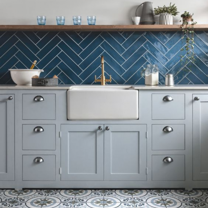 Farmhouse kitchen with ceramic sink